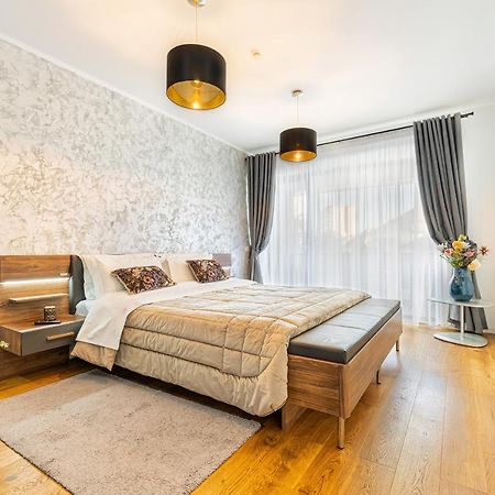 The Wolf Residence Brasov Bagian luar foto