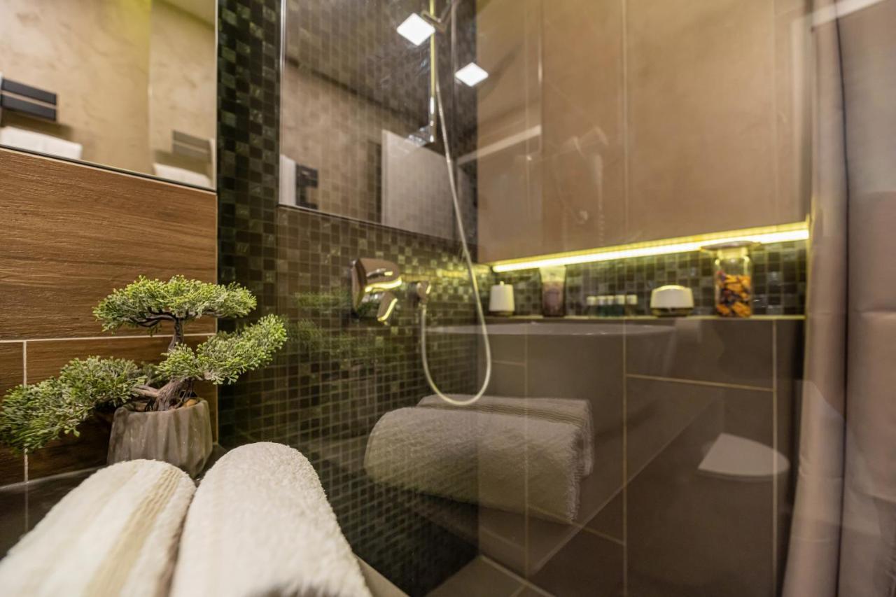 The Wolf Residence Brasov Bagian luar foto